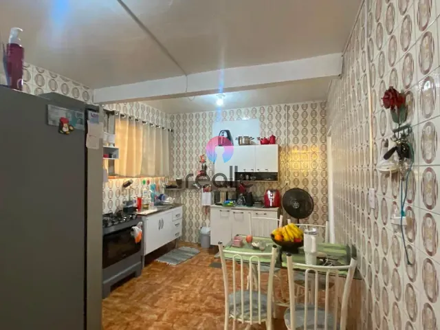 Casa com 248m² 3 quartos e 2 banheiros, à venda, no bairro Alípio de Melo em Belo Horizonte