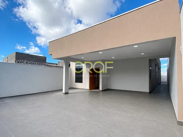 Casa 3 quartos e 4 banheiros, à venda ou para alugar, no bairro Parque Serrano em Formosa