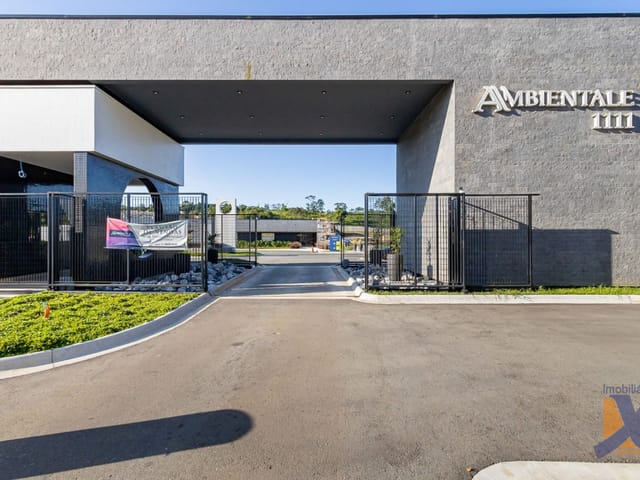 Casa com 450m², à venda, no bairro Butiatumirim em Colombo