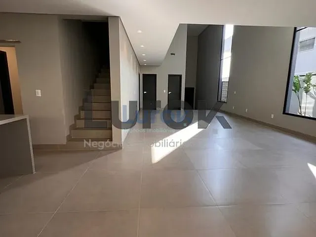 Casa com 360m² 4 quartos e 6 banheiros, à venda, no bairro Swiss Park em Campinas