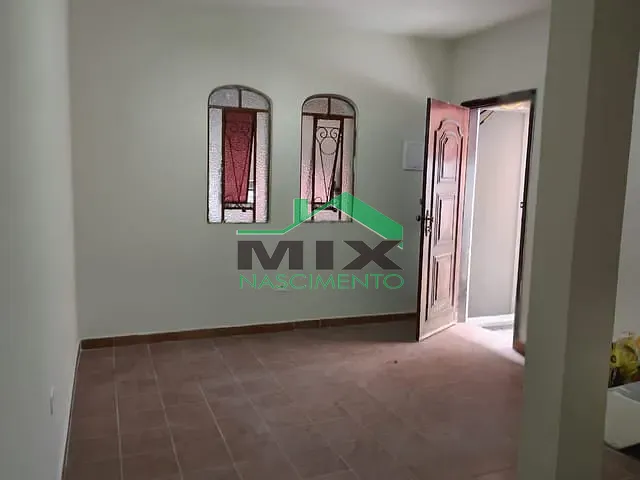 Casa com 40m² 1 quarto e 1 banheiro, para alugar, no bairro Taboão em Diadema
