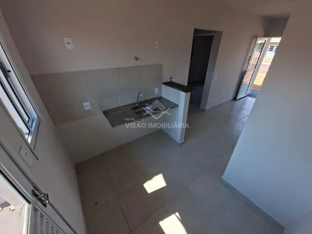 Casa 2 quartos e 1 banheiro, para alugar, no bairro Loteamento Bom Jardim em Sinop