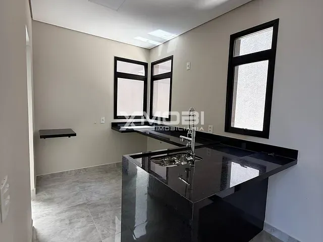 Casa com 150m² 3 quartos e 4 banheiros, à venda, no bairro Jardim Celeste em Jundiaí