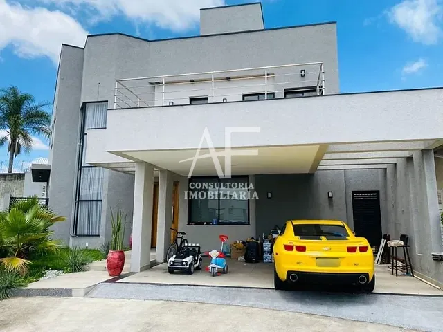 Casa com 300m² 4 quartos e 5 banheiros, à venda ou para alugar, no bairro Condomínio Residencial Tecoara em Taubaté
