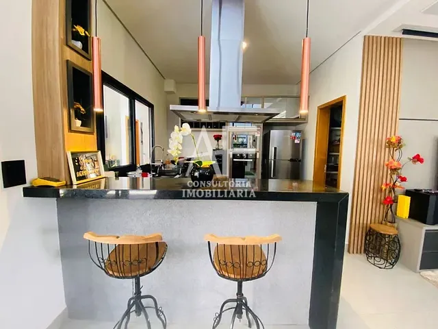 Casa com 300m² 4 quartos e 5 banheiros, à venda ou para alugar, no bairro Condomínio Residencial Tecoara em Taubaté