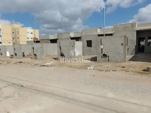 Casa 2 quartos e 1 banheiro, à venda, no bairro Três Irmãs em Campina Grande