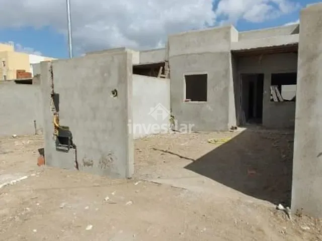 Casa 2 quartos e 1 banheiro, à venda, no bairro Três Irmãs em Campina Grande
