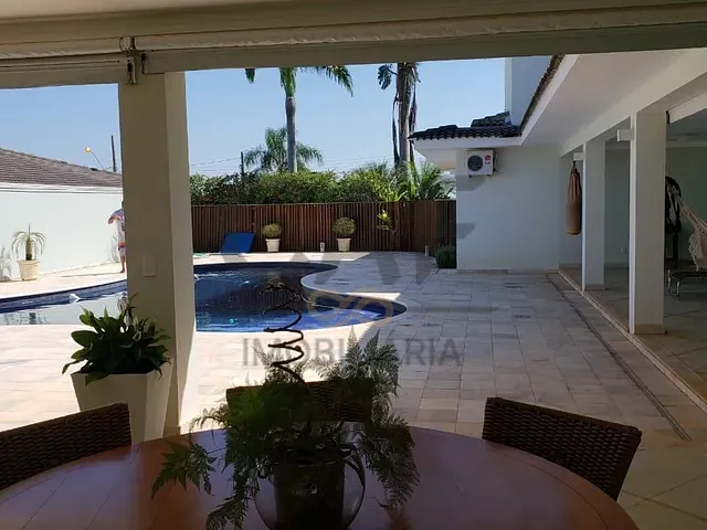 Casa com 1800m² 4 quartos e 6 banheiros, à venda, no bairro São Pedro em Jaguariúna