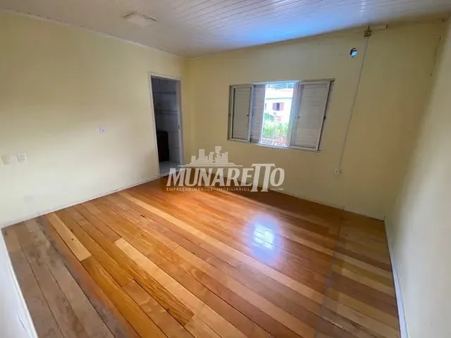 Casa com 100m² 3 quartos e 2 banheiros, para alugar, no bairro Nações em Concórdia