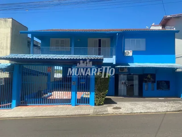 Casa com 100m² 3 quartos e 2 banheiros, para alugar, no bairro Nações em Concórdia
