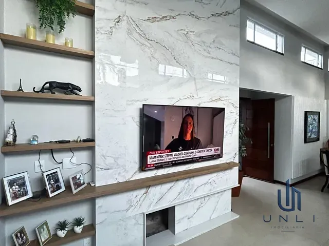 Casa com 305m² 4 quartos e 3 banheiros, à venda, no bairro Roma em Volta Redonda