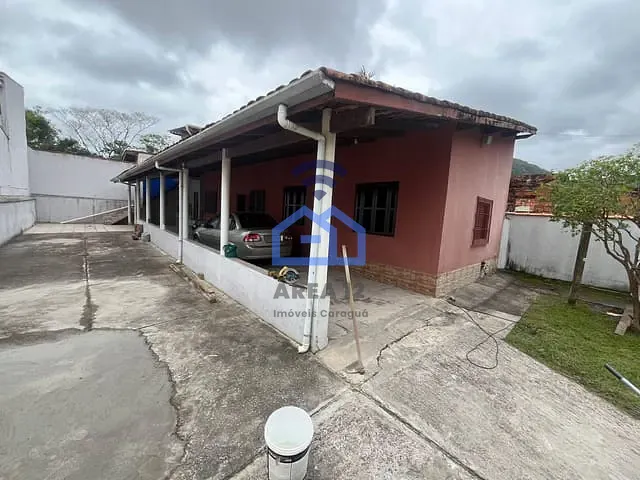 Casa com 312m² 4 quartos e 2 banheiros, à venda, no bairro Jardim Terralão em Caraguatatuba
