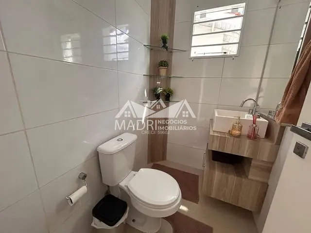 Casa 3 quartos e 4 banheiros, à venda, no bairro Pagani em Palhoça