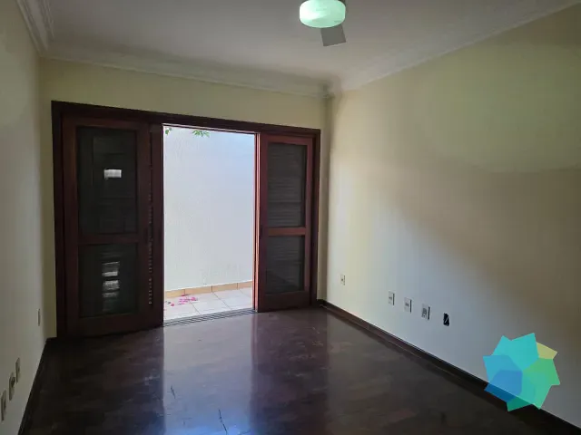 Casa com 420m² 4 quartos e 2 banheiros, à venda, no bairro Condomínio Fechado Hermenegildo Milioni em Salto