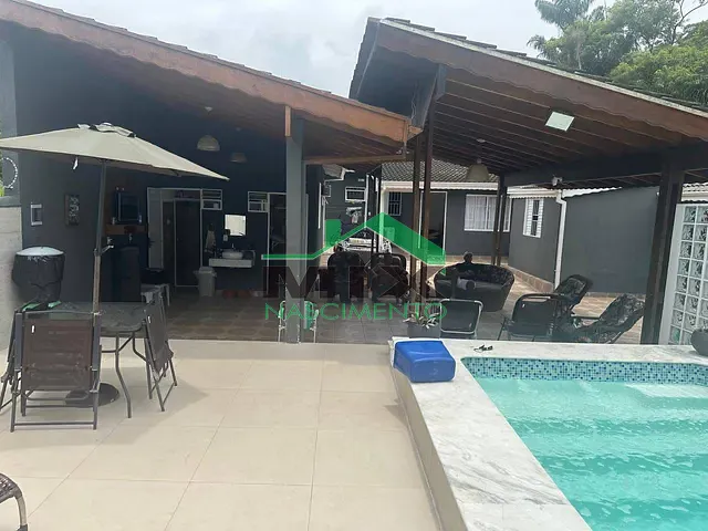 Casa com 350m² 2 quartos e 1 banheiro, à venda, no bairro Jardim Casa Branca em Caraguatatuba