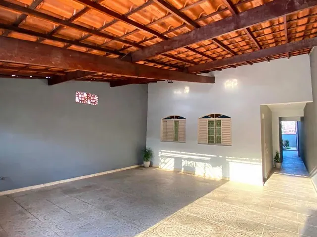 Casa 2 quartos e 3 banheiros, à venda, no bairro Arvoredo em Contagem
