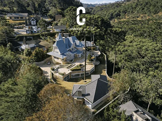 Casa com 2800m² 4 quartos e 10 banheiros, à venda, no bairro Véu da Noiva em Campos do Jordão