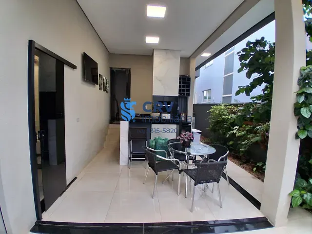 Casa com 256m² 3 quartos e 3 banheiros, à venda, no bairro Conjunto Habitacional Alexandre Urbanas em Londrina