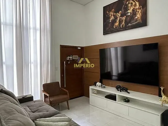 Casa com 240m² 3 quartos e 2 banheiros, à venda, no bairro Jardim Guarujá em Salto