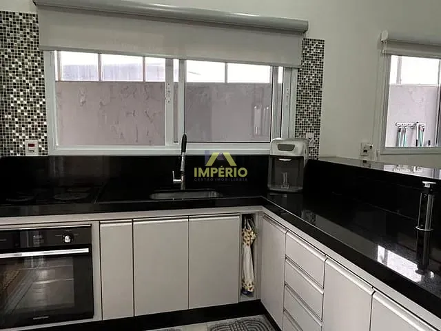 Casa com 240m² 3 quartos e 2 banheiros, à venda, no bairro Jardim Guarujá em Salto