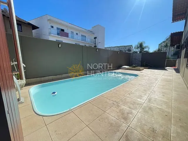 Casa com 600m² 6 quartos e 6 banheiros, à venda, no bairro Boehmerwald em Joinville