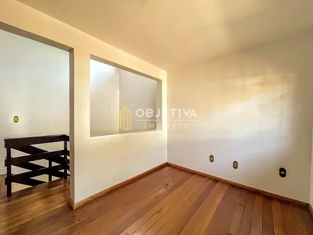 Casa com 260m² 4 quartos e 3 banheiros, para alugar, no bairro Ouro Branco em Novo Hamburgo