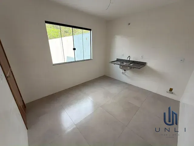 Casa 2 quartos e 3 banheiros, à venda, no bairro Santa Rita do Zarur em Volta Redonda