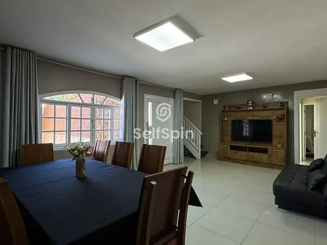Casa com 398m² 4 quartos e 3 banheiros, para alugar, no bairro Piratininga em Niterói