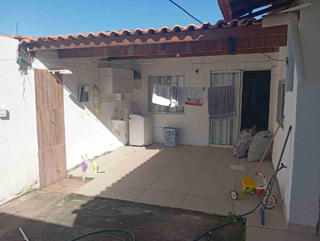Casa 2 quartos e 1 banheiro, à venda, no bairro Parque Santa Clara em Campos dos Goytacazes
