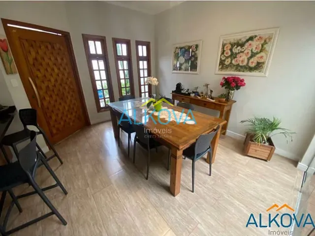 Casa 3 quartos e 2 banheiros, à venda, no bairro Villa Branca em Jacareí