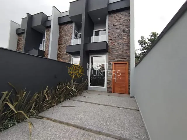 Casa com 92m² 2 quartos e 3 banheiros, à venda, no bairro Comasa em Joinville