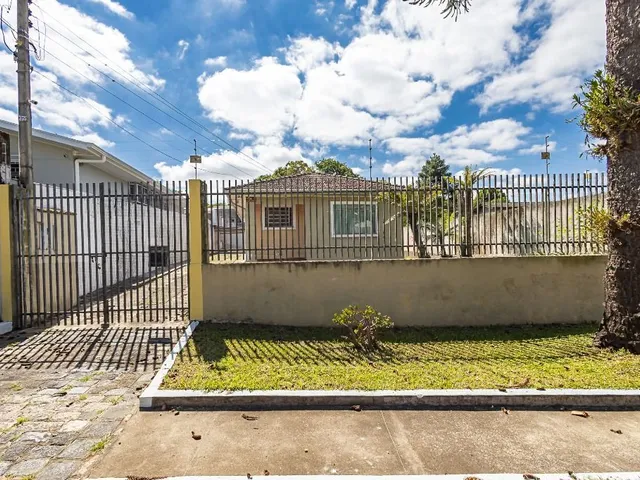 Casa com 460m² 4 quartos e 3 banheiros, para alugar, no bairro Campina do Siqueira em Curitiba