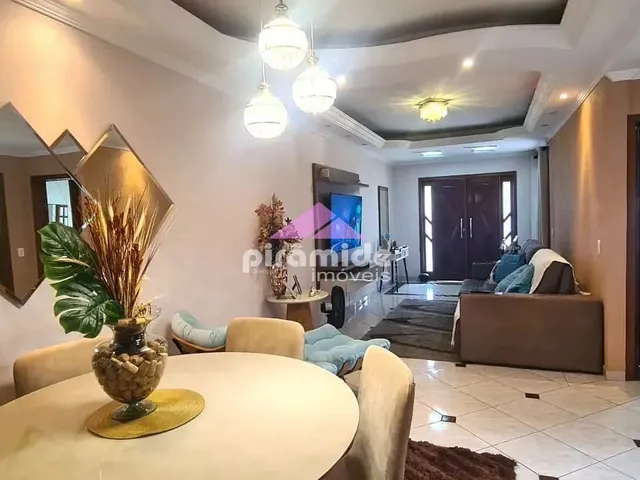 Casa com 10m² 4 quartos e 3 banheiros, à venda, no bairro Vila Tatetuba em São José Dos Campos