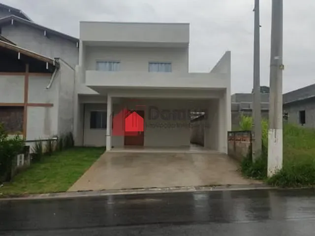 Casa com 200m², à venda, no bairro Vila Prado em Pindamonhangaba