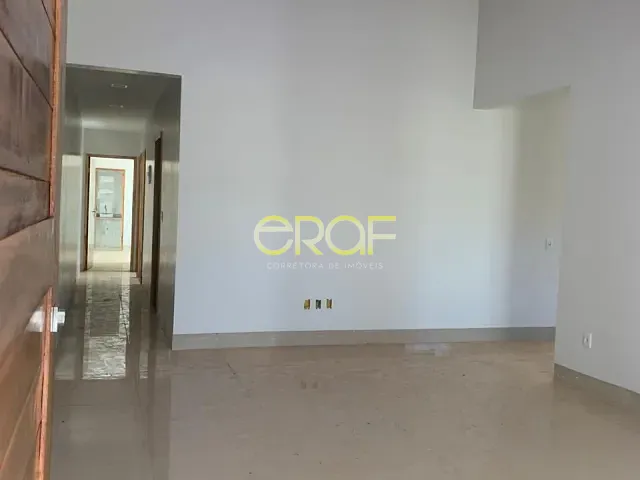 Casa 3 quartos e 3 banheiros, à venda ou para alugar, no bairro Setor de Chácaras Sul em Formosa