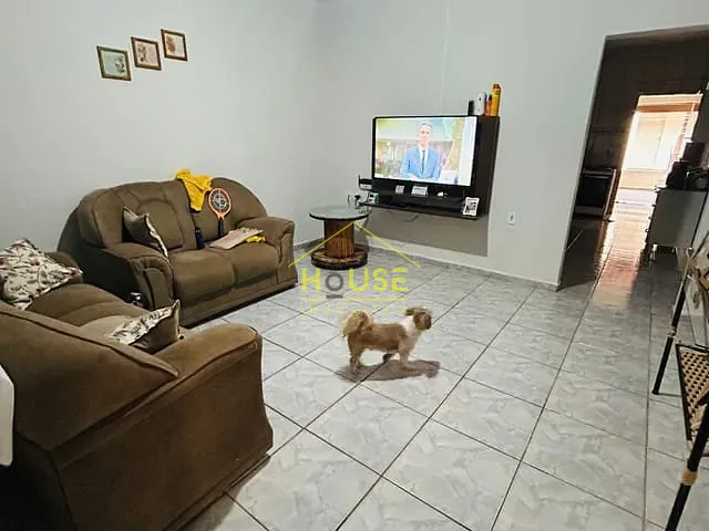 Casa com 300m² 2 quartos e 2 banheiros, à venda, no bairro Chris II em Votuporanga