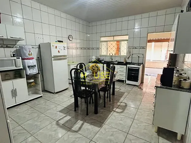 Casa com 300m² 2 quartos e 2 banheiros, à venda, no bairro Chris II em Votuporanga