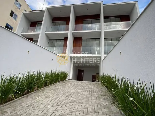 Casa 3 quartos e 3 banheiros, à venda, no bairro Saguaçu em Joinville