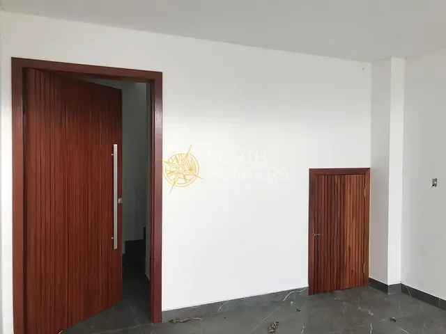 Casa 3 quartos e 3 banheiros, à venda, no bairro Saguaçu em Joinville