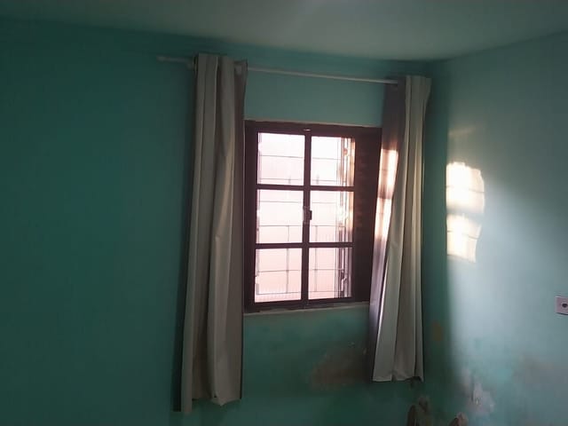 Casa com 250m² 3 quartos e 1 banheiro, à venda, no bairro Jardim Silvino em Londrina