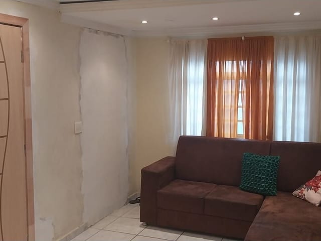 Casa com 250m² 3 quartos e 1 banheiro, à venda, no bairro Jardim Silvino em Londrina
