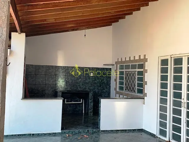Casa com 250m² 2 quartos e 1 banheiro, à venda, no bairro Delta em Pindamonhangaba