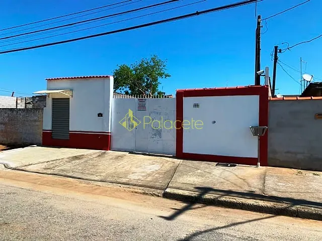 Casa com 250m² 2 quartos e 1 banheiro, à venda, no bairro Delta em Pindamonhangaba
