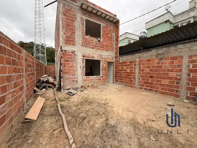 Casa com 416m² 2 quartos e 2 banheiros, à venda, no bairro Colonia Santo Antonio em Barra Mansa