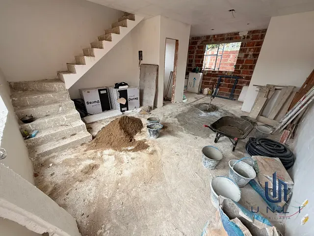 Casa com 416m² 2 quartos e 2 banheiros, à venda, no bairro Colonia Santo Antonio em Barra Mansa