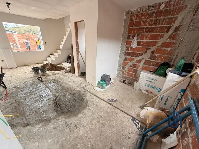 Casa com 416m² 2 quartos e 2 banheiros, à venda, no bairro Colonia Santo Antonio em Barra Mansa