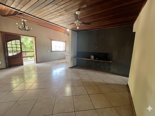Foto do Sobrado - Casa para locação 3 quartos , 1 suites , Itaipu, Niterói, RJ | SelfSpin
