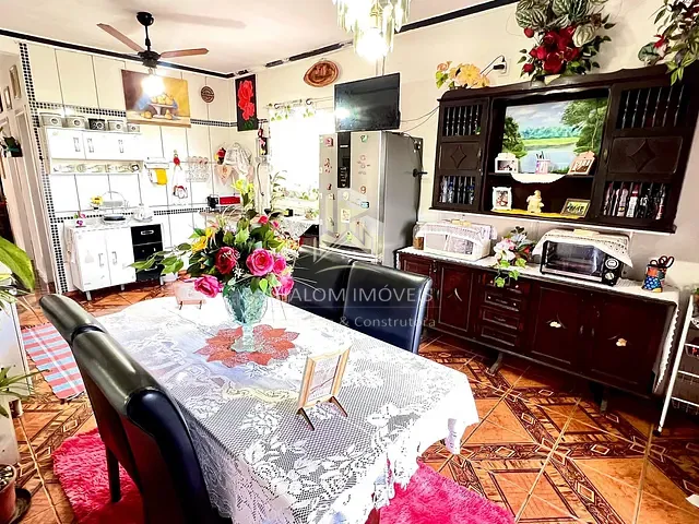 Casa com 300m² 3 quartos e 1 banheiro, à venda, no bairro Trevo em Belo Horizonte