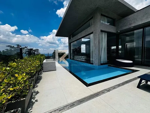 Casa com 560m² 4 quartos e 5 banheiros, à venda, no bairro Alphaville em Santana de Parnaíba