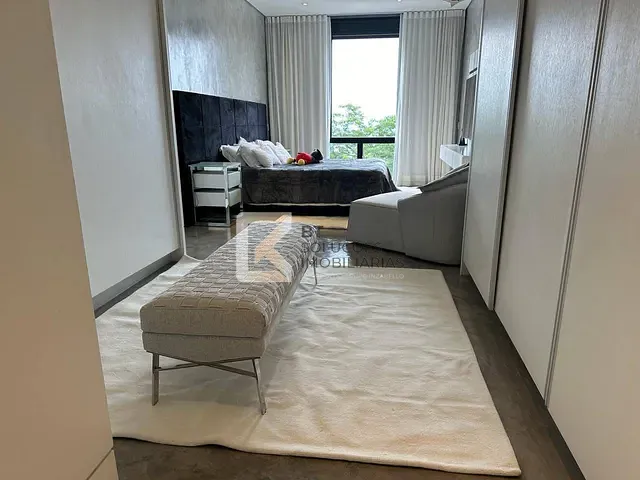 Casa com 560m² 4 quartos e 5 banheiros, à venda, no bairro Alphaville em Santana de Parnaíba